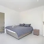 Exclusive Getaway With Large Pool,Fantastic Views