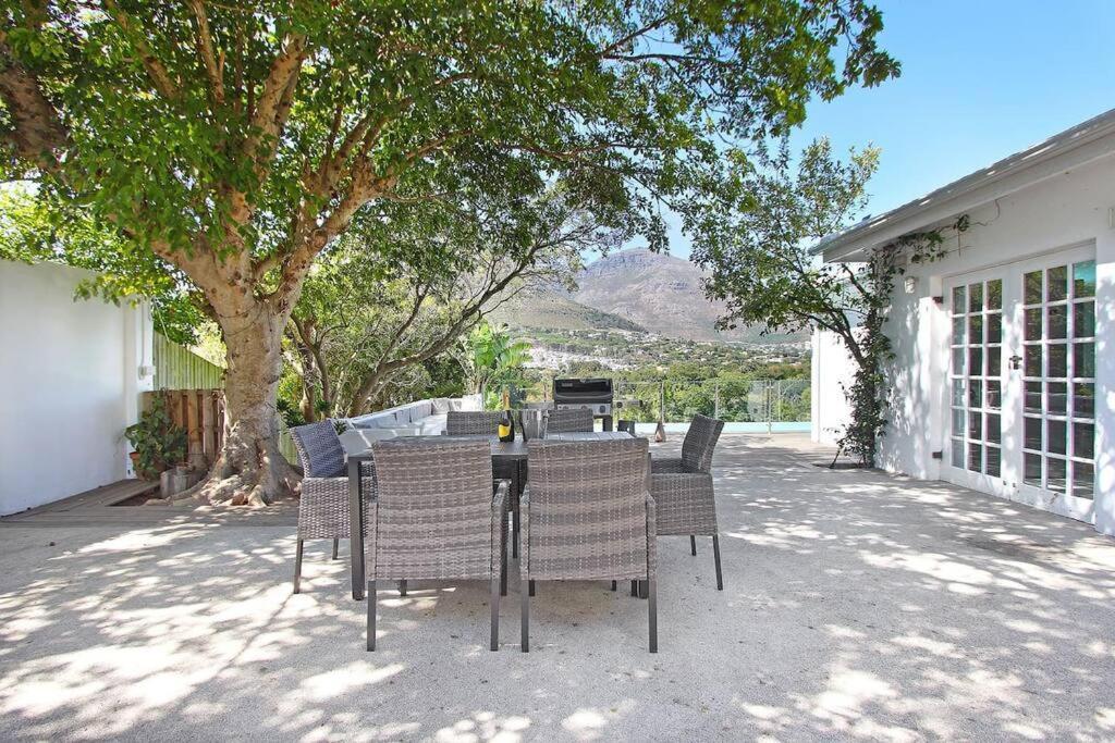 Exclusive Getaway With Large Pool,fantastic Views Villa