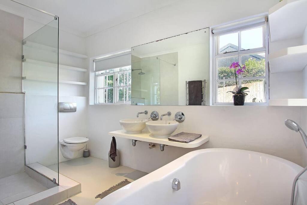 Villa Exclusive Getaway With Large Pool,fantastic Views Cape Town