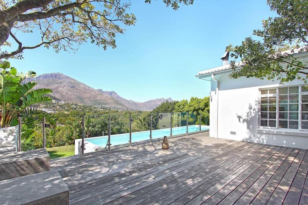 Exclusive Getaway With Large Pool,fantastic Views Villa Cape Town