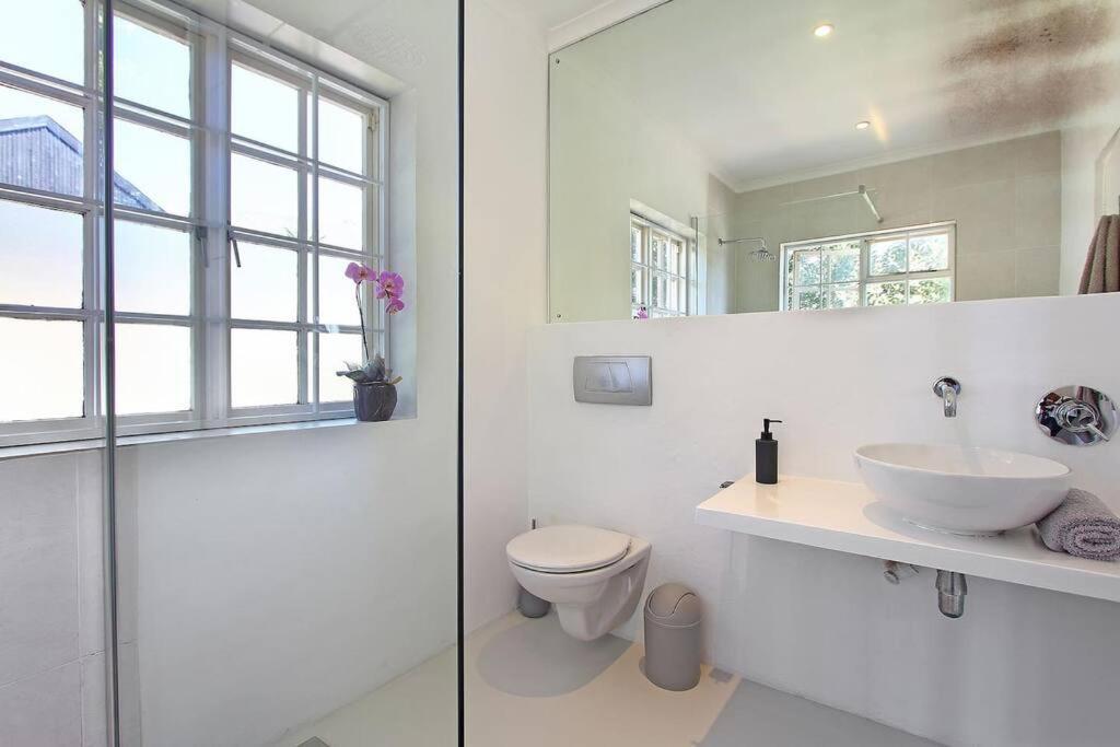 Exclusive Getaway With Large Pool,fantastic Views Villa Cape Town