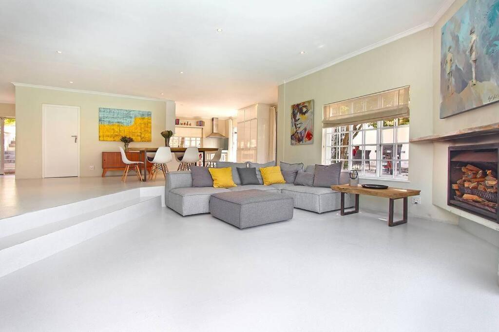 Exclusive Getaway With Large Pool,fantastic Views *