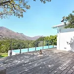 Exclusive Getaway With Large Pool,Fantastic Views